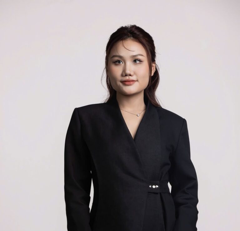 Quỳnh Phương (Fiona Nguyen) và De La Sól